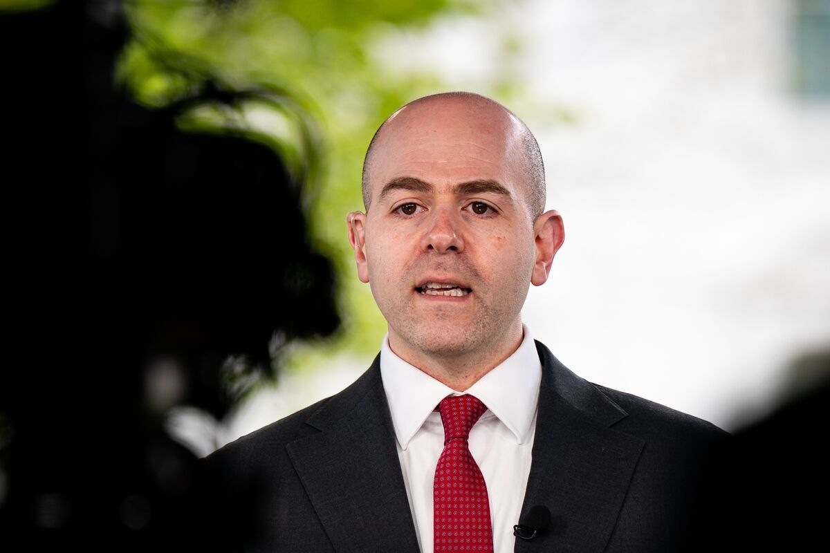 Trump Nominates Miran as Interim Fed Governor