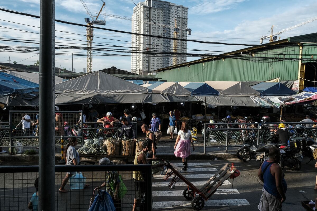 Philippine GDP to Grow Close to 6-7% Target in 2023, Marcos Says