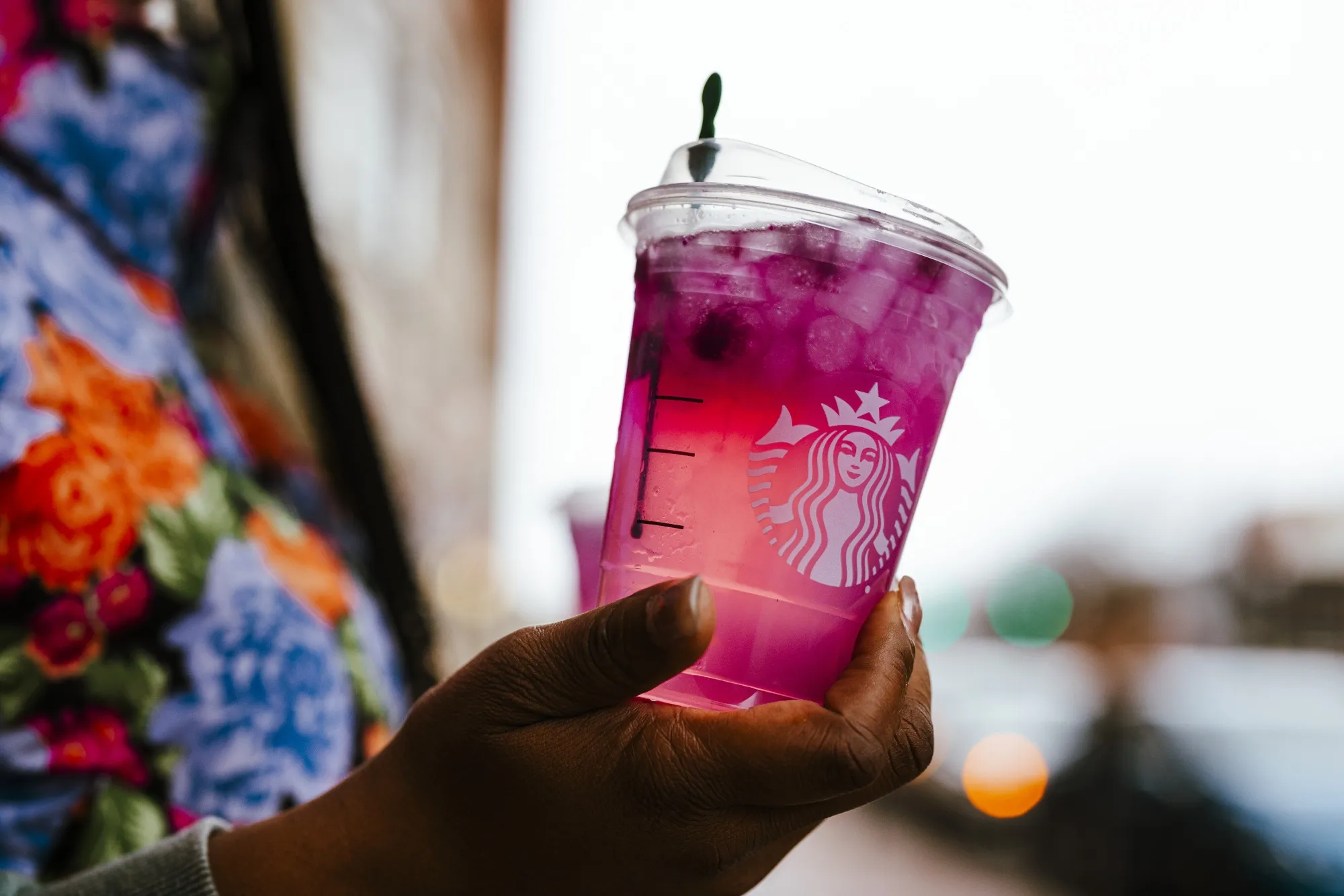 Starbucks Jumps After WSJ Reports Elliott Bought a Stake - Bloomberg