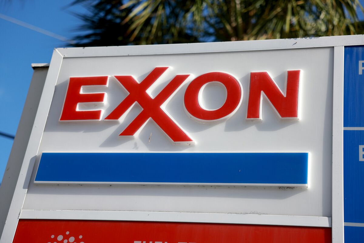 Exxon акции. Эксон мобил. exxon mobil мем. exxon и chevron. exxonmobil втечнен газ.