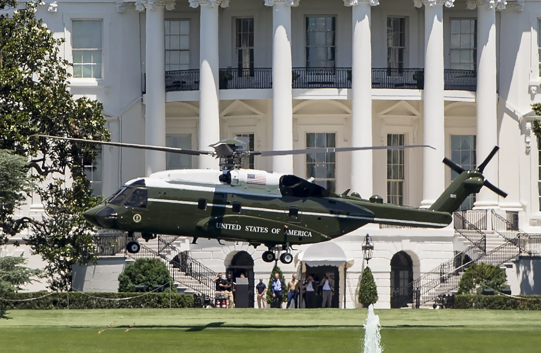 Lockheed’s VH-92 helicopter departs the White House in a test in 2019.