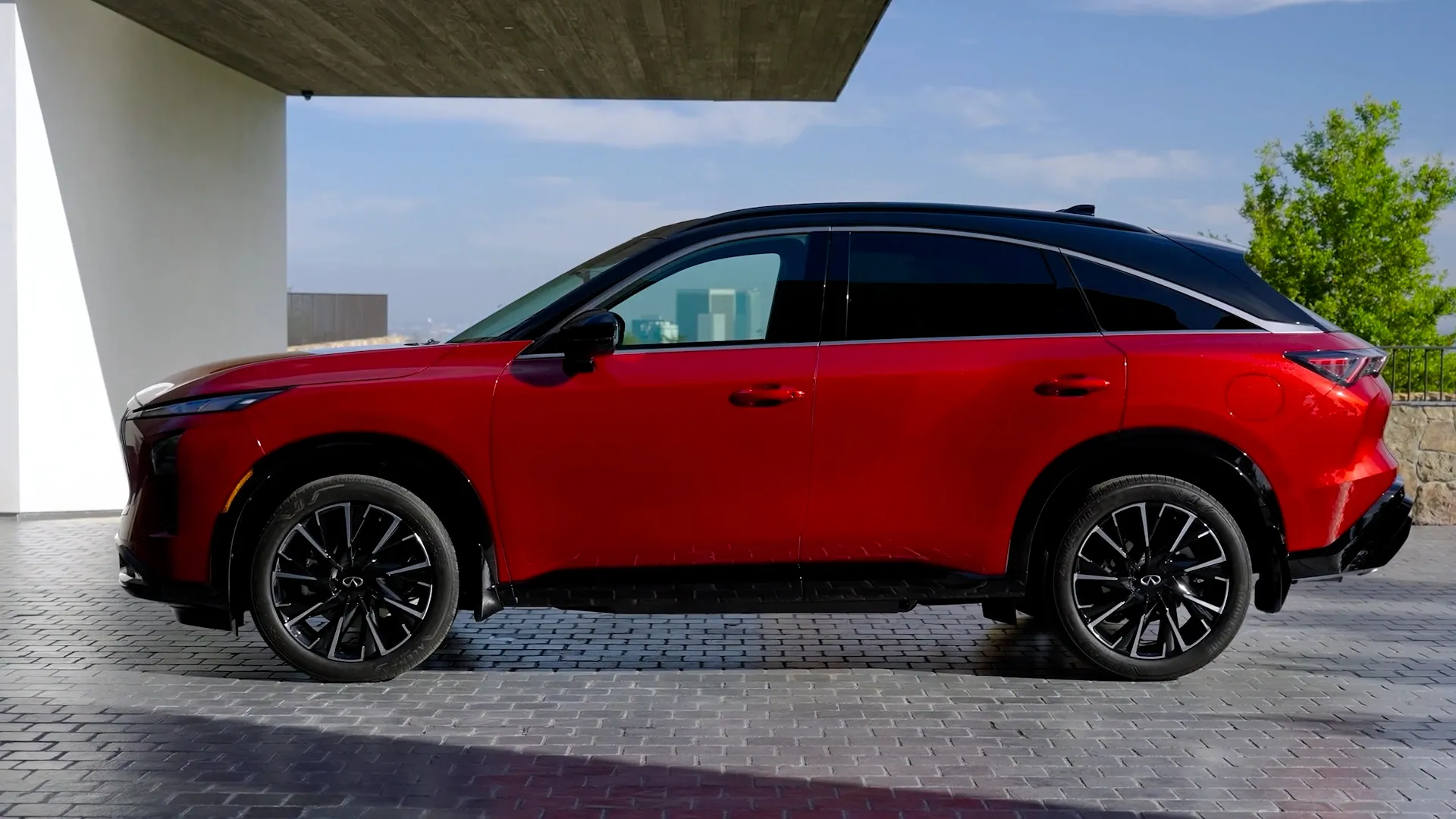 Watch Infiniti's Comeback Bet - Bloomberg