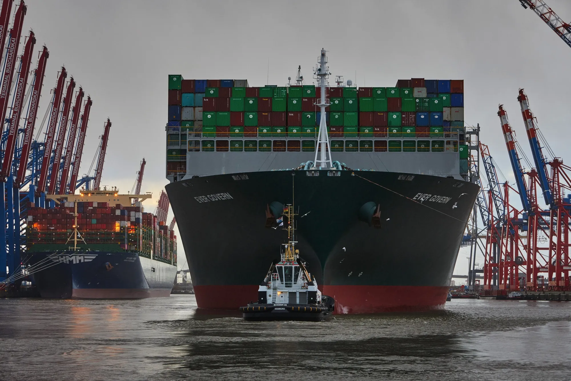 Hamburg Port Shipping Operations Ahead of German GDP Figures 