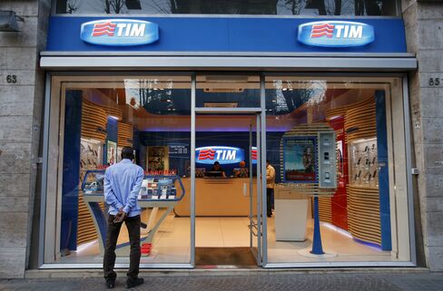 Telecom Italia, Hutchison Mobile Merger Talks Said to Stall