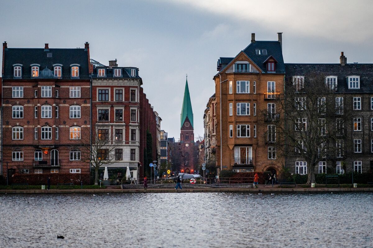 
                            Infra Manager AIP Raises €2 Billion at First Close of New Fund