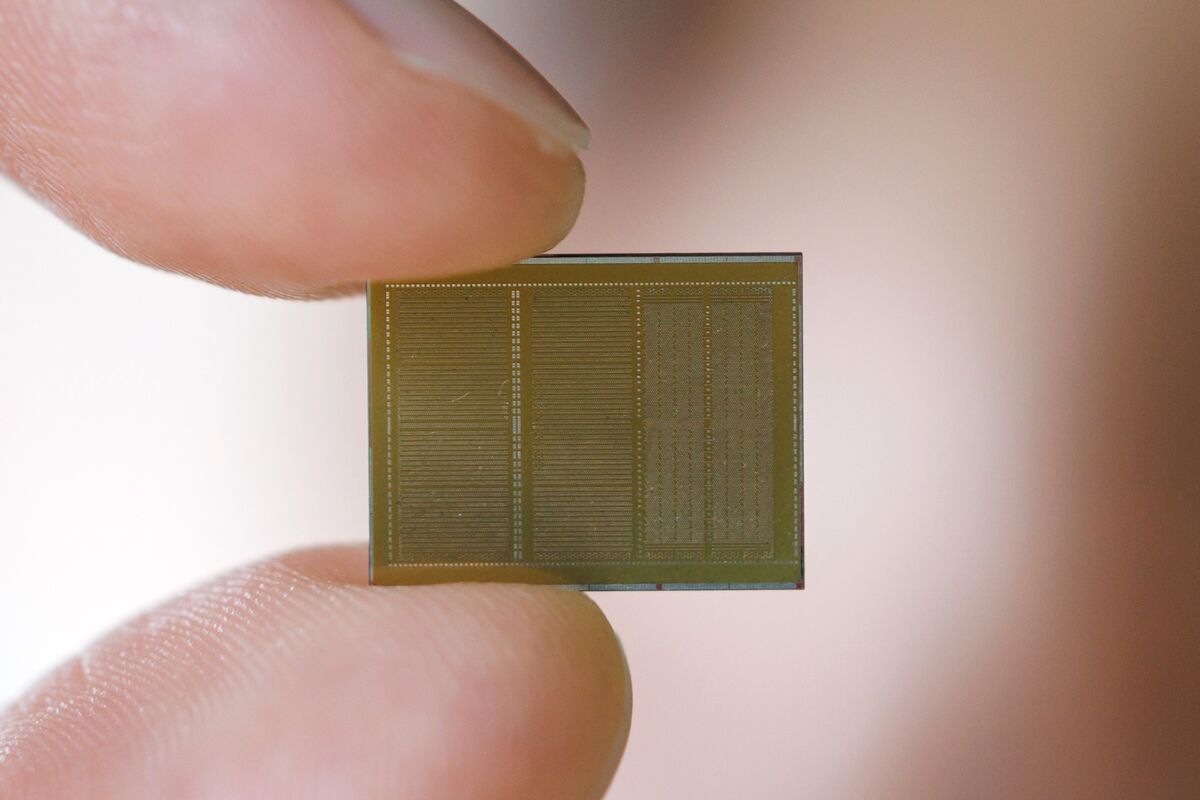 Samsung, SK Hynix Answer AI Doubters With Big Numbers and Deals
