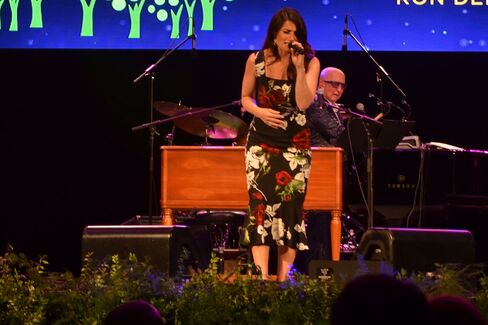 Idina Menzel