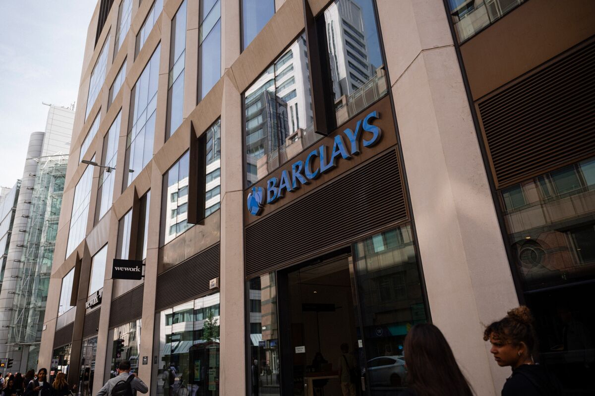 Barclays Freed Up Cash for Hedge Fund Bets as It Hit Loan Limits