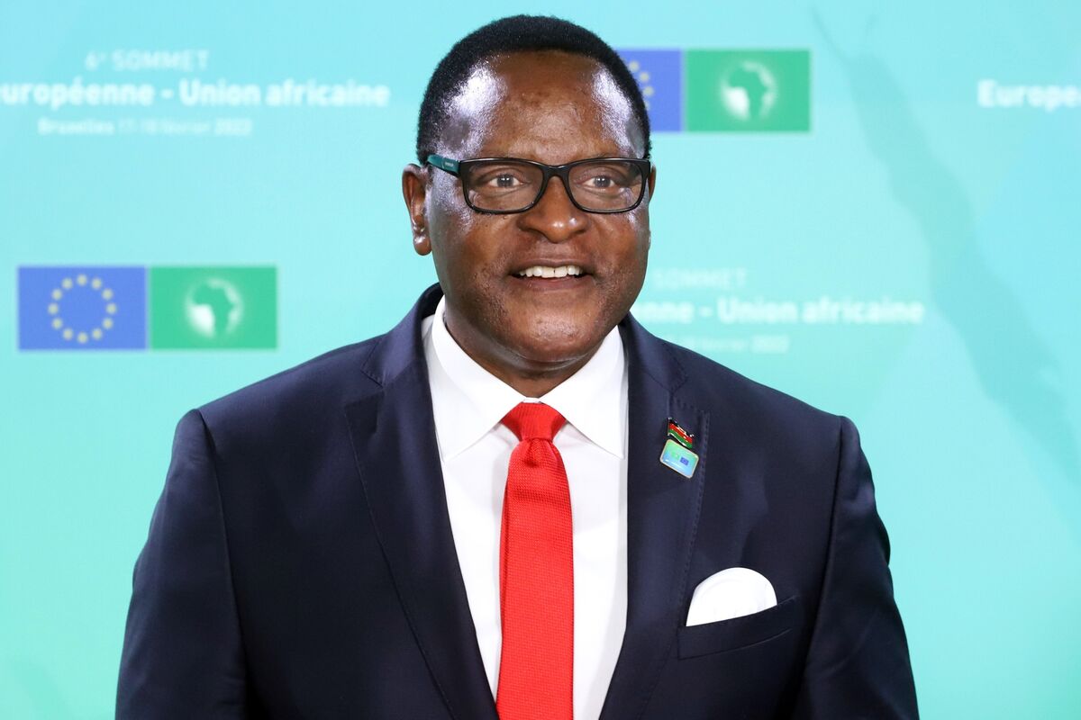 Malawi President Apologizes for Fuel Shortage Ahead of Election
