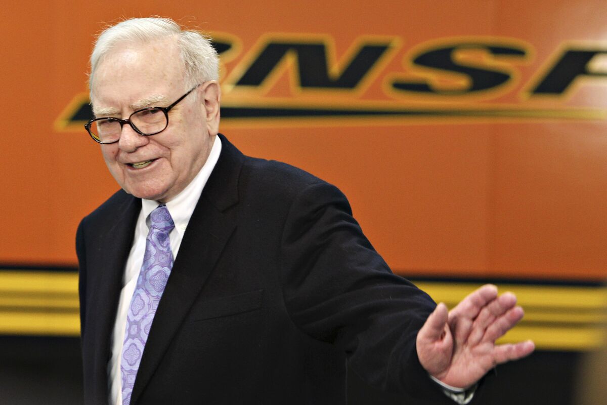 Warren Buffett Will Decide When It’s Time to Do a Rail Deal