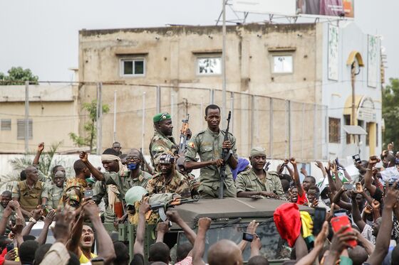 Mali’s President Resigns After Protests Spark Soldiers’ Revolt