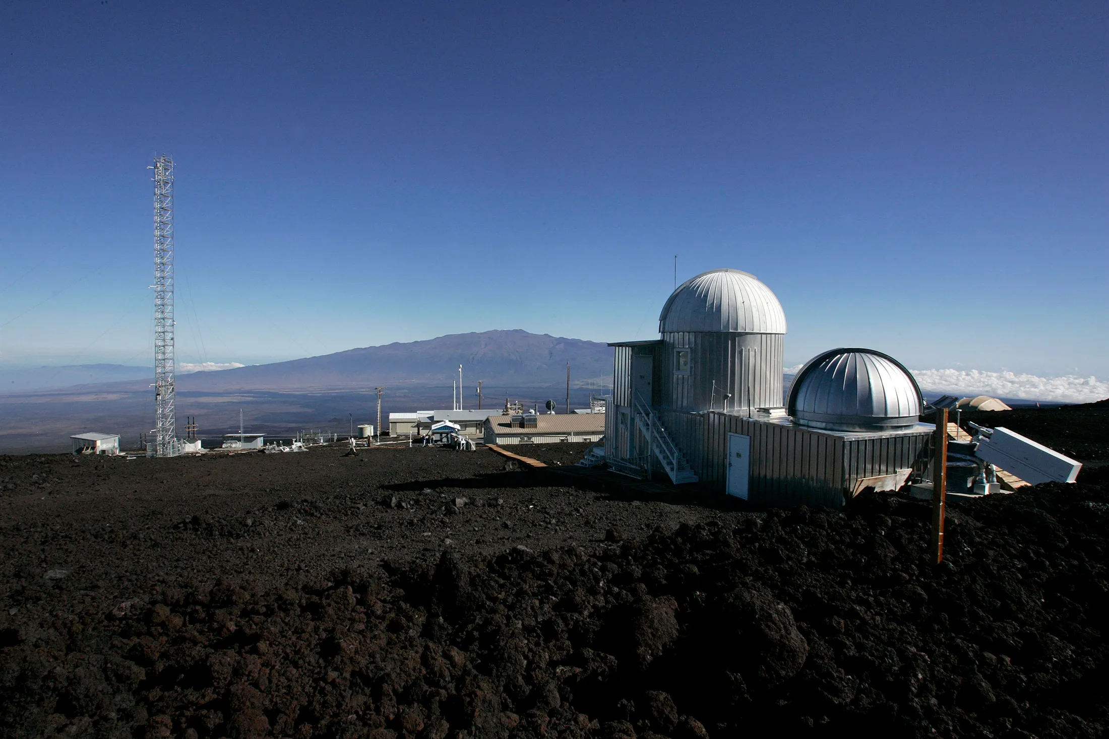 Mauna Loa's Volcanic Eruption Disrupts CO2 Monitoring Station - Bloomberg, image size:2200x1467
