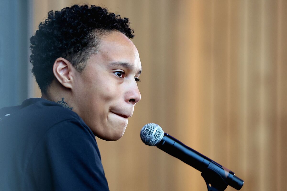 Brittney Griner Press Conference: Won't Play Overseas, Despite Low WNBA Pay - Bloomberg