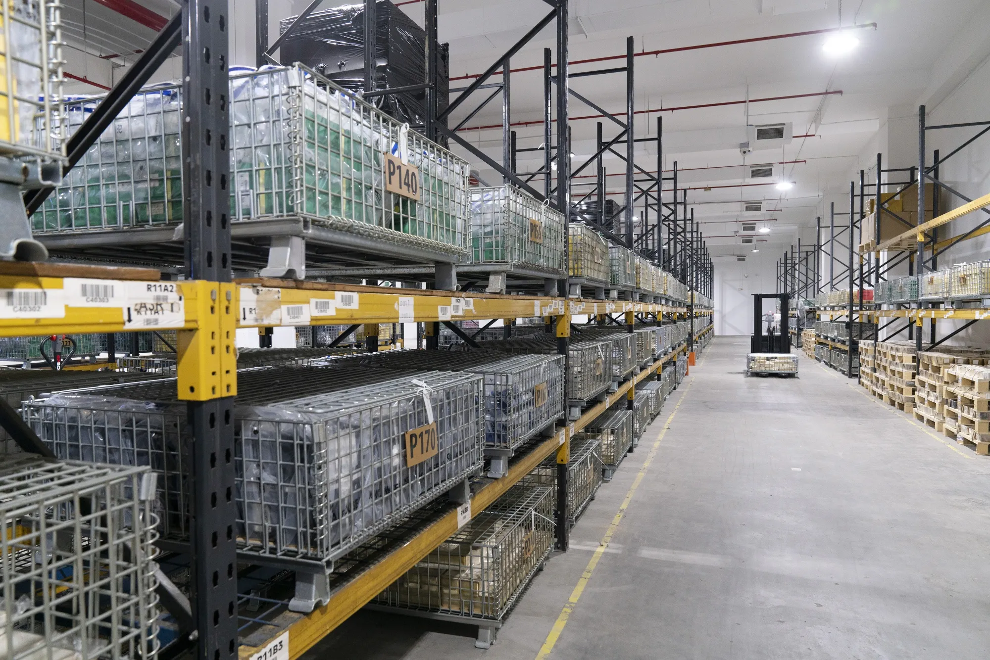 Why Silver May Outperform Gold: Singapore Dealer Prepares Vault for 15,000  Tons - Bloomberg