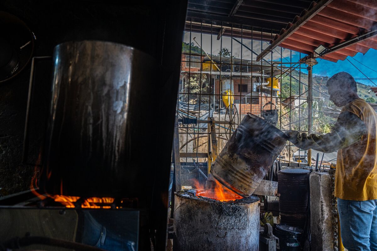 ⚫️ BLOOMBERG: "Minatori artigianali colombiani sostengono produttore canadese nel boom dell'oro illecito"