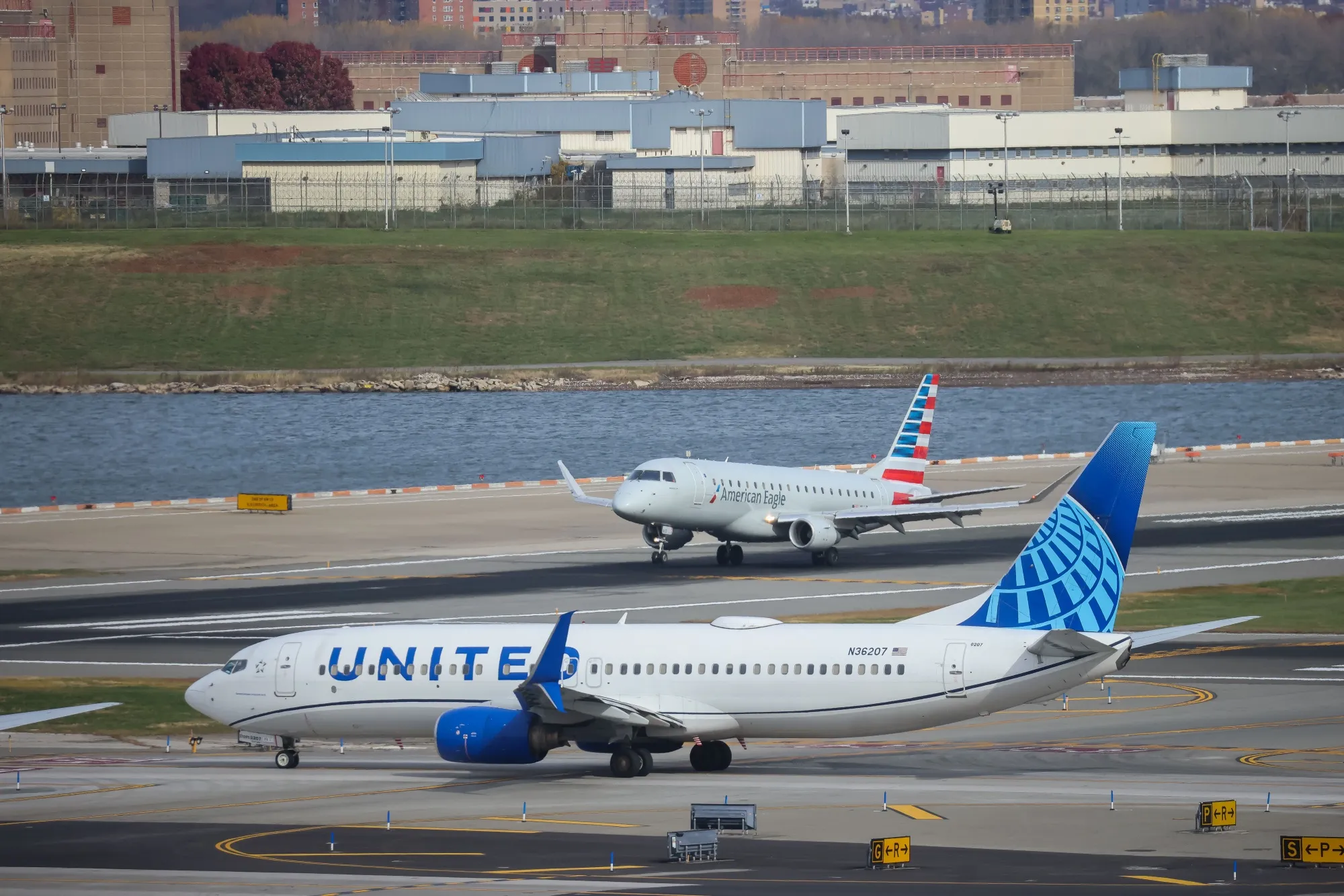 United Airlines and American Airlines planes&nbsp;at LaGuardia Airport in New York.
