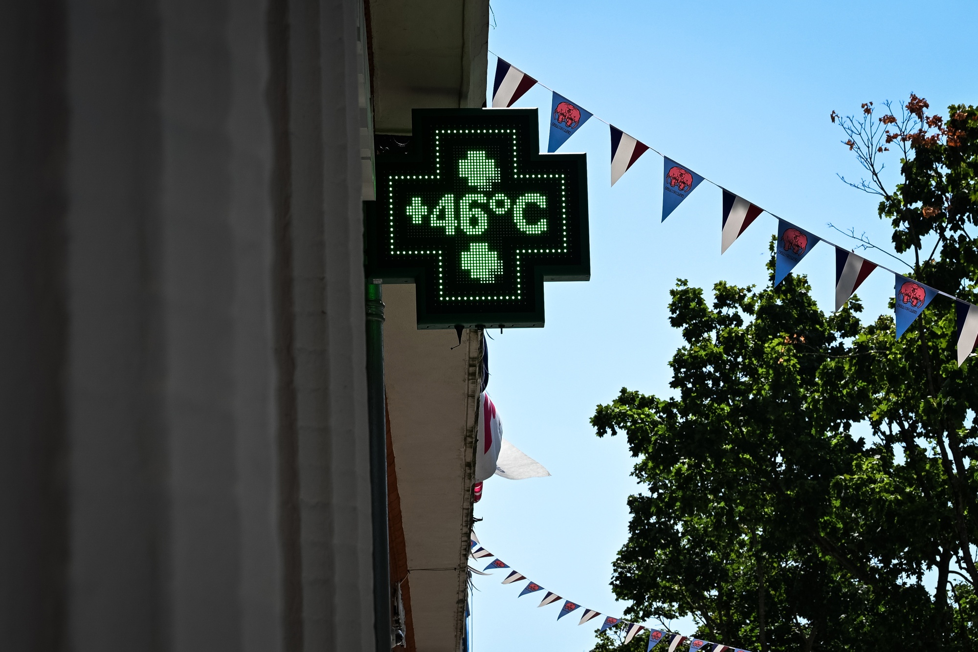 An outdoor thermometer in central Toulouse, France.