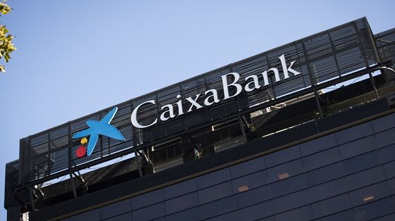 Caixa, Bankia Form Spain’s Biggest Bank in $4.5 Billion Deal