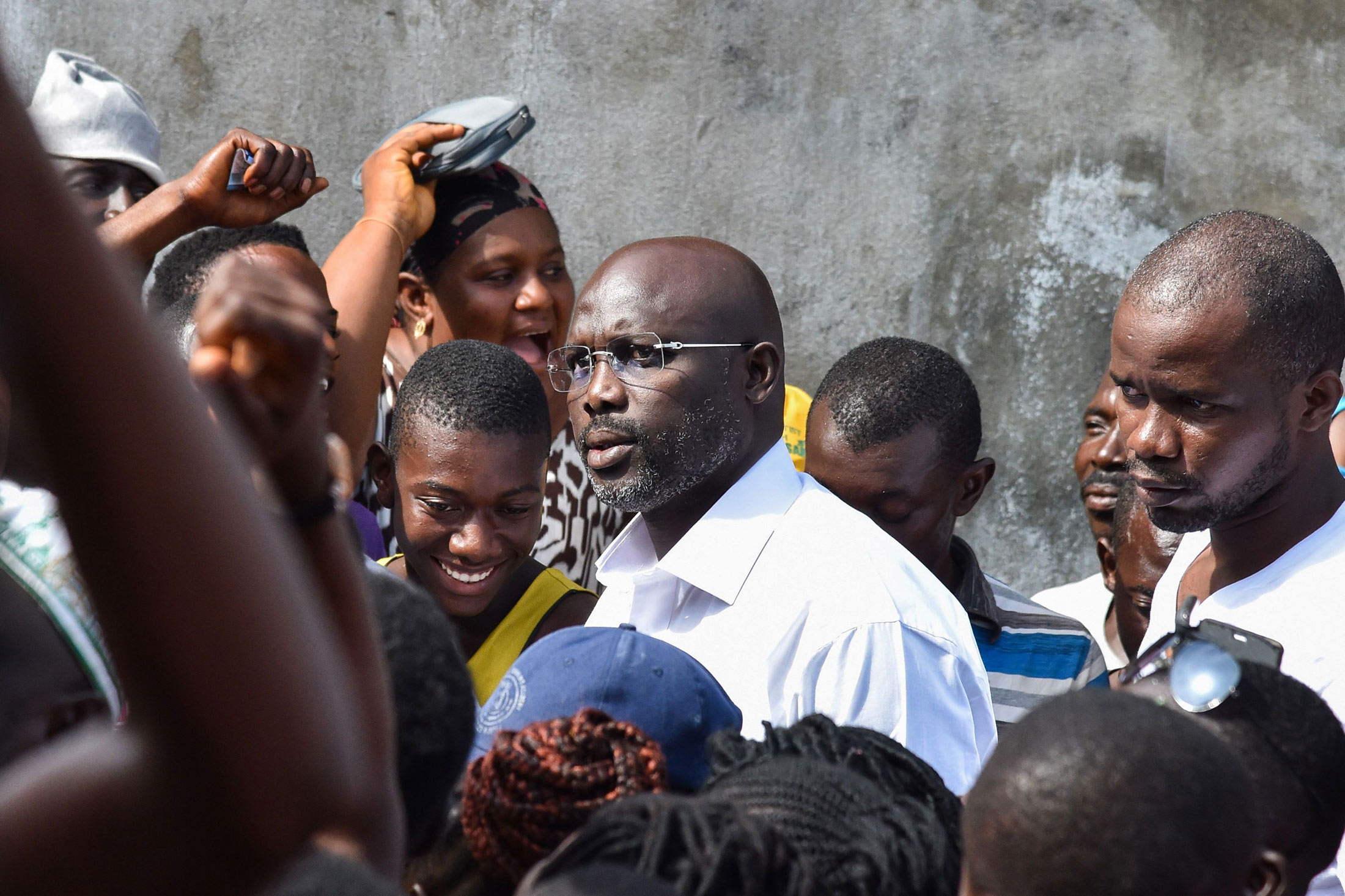 Weah Takes Early Lead in Liberia Presidential Election Count - Bloomberg