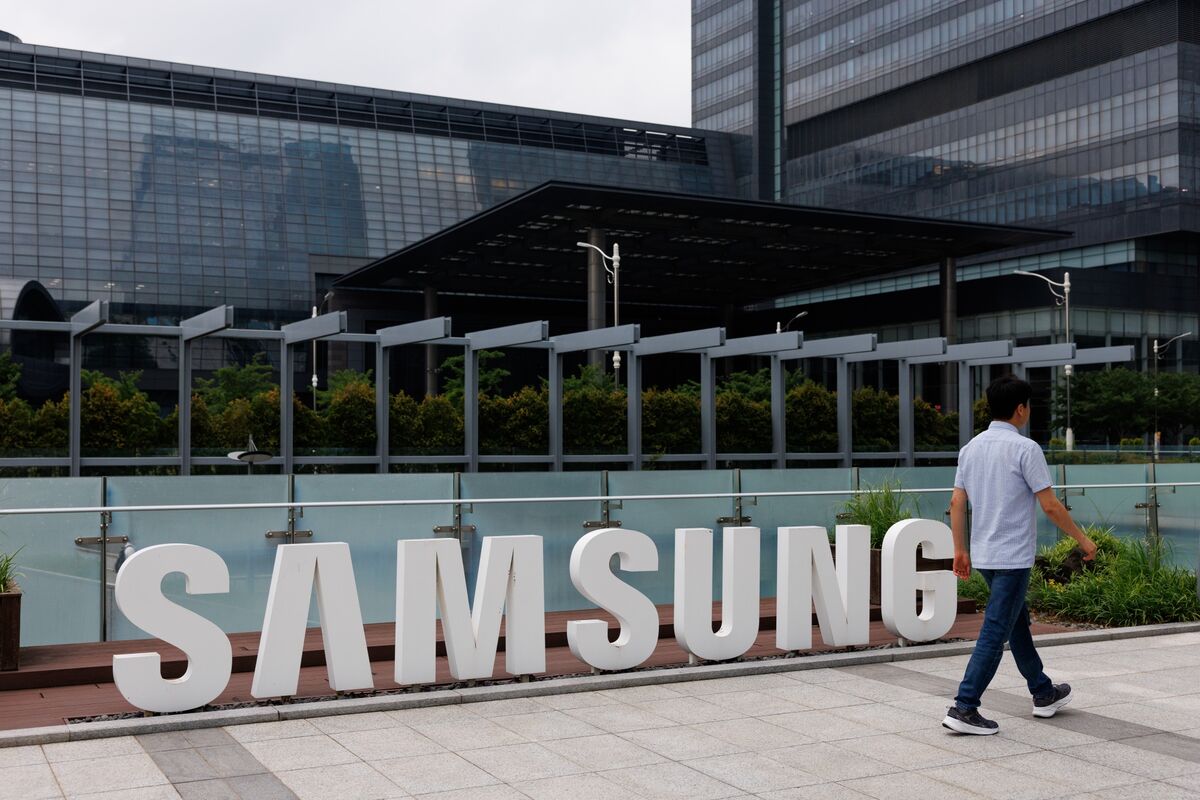 Samsung Profit Up Eight-Fold After AI Chip Sales Defy War Fears