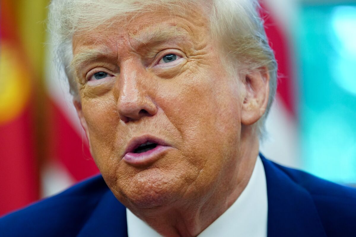 🟪"Trump Sprona l'Ucraina a Dialogare con la Russia nonostante la Resistenza di Mosca"