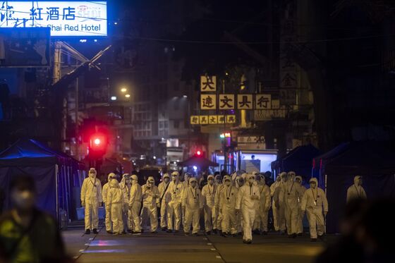 Hong Kong Imposes First Covid Lockdown in Kowloon Area