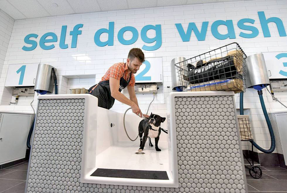 PetSmart: Its Pet Spas strengthen ties to owners.
