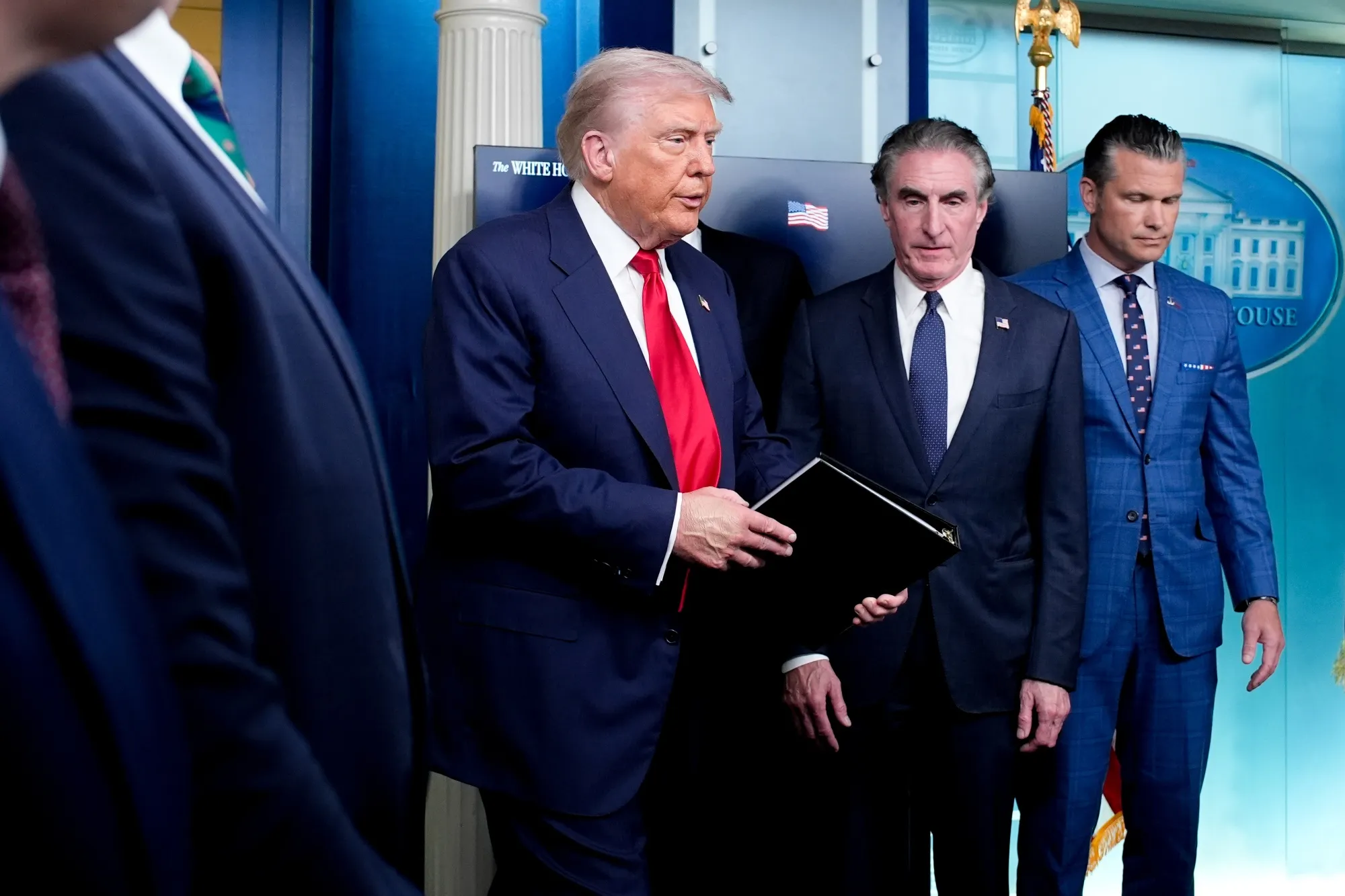トランポリン大統領（プロフ確認願います） トランプ氏、米ロ会談前に期待けん制－合意決定は「私ではない
