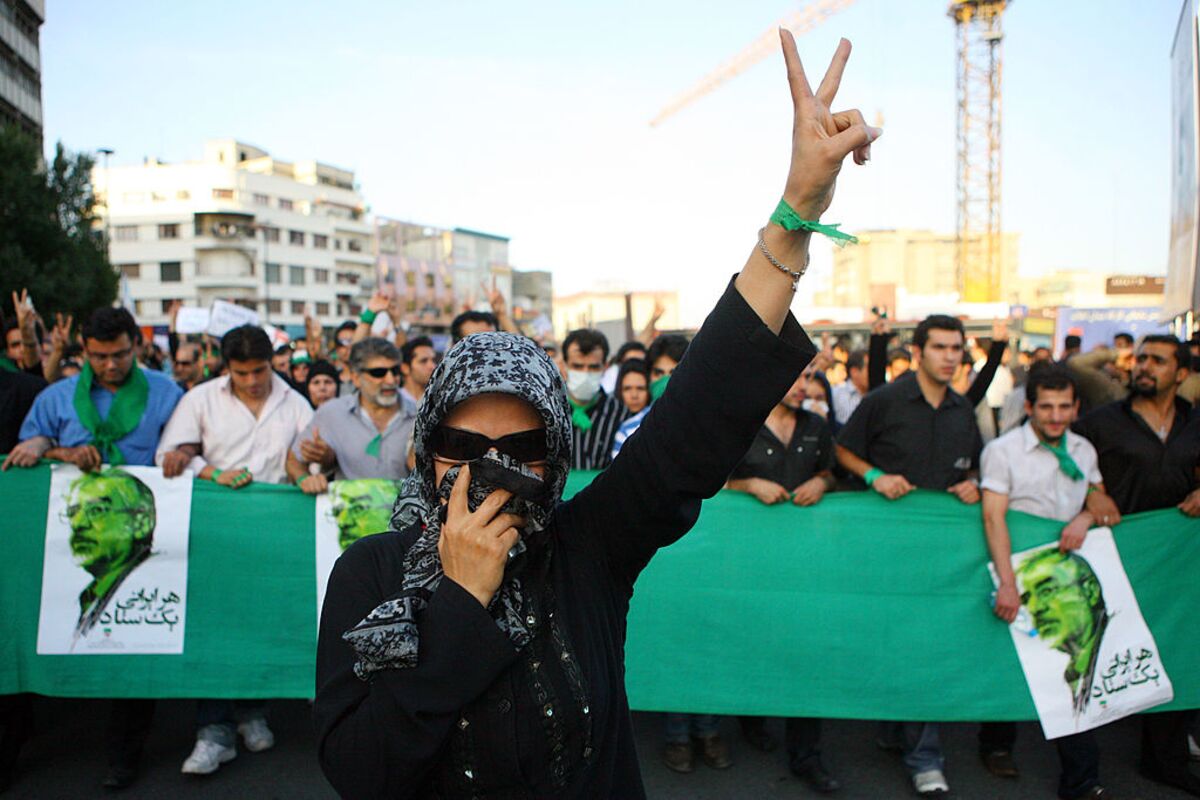 Why Obama Let Iran's Green Revolution Fail - Bloomberg