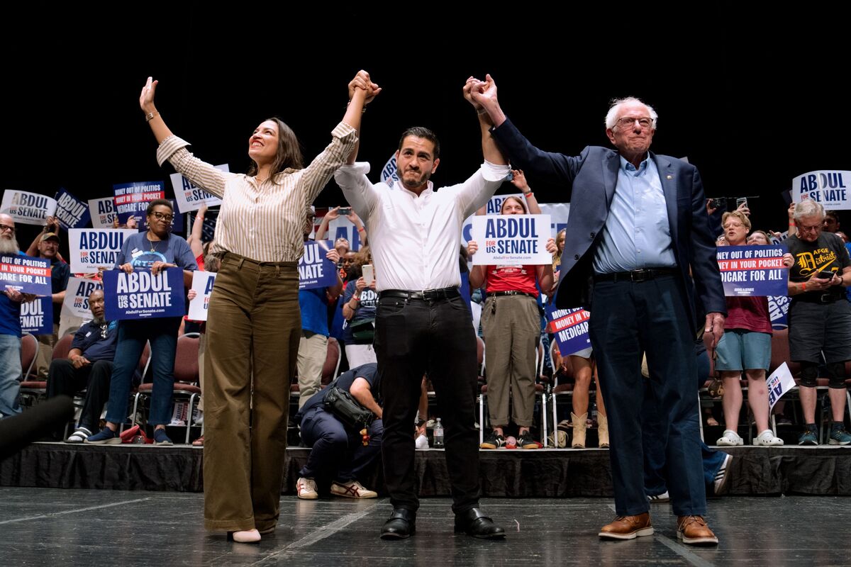 Democrats’ Big Names Wrestle Over Must-Win Michigan