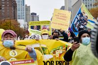 In November, street vendors marched across the Brooklyn Bridge to commemorate International Street Vendor Day and demand that New York City Council include them in Covid-19 recovery efforts by passing Vendor Reform Bill, Intro 1116.
