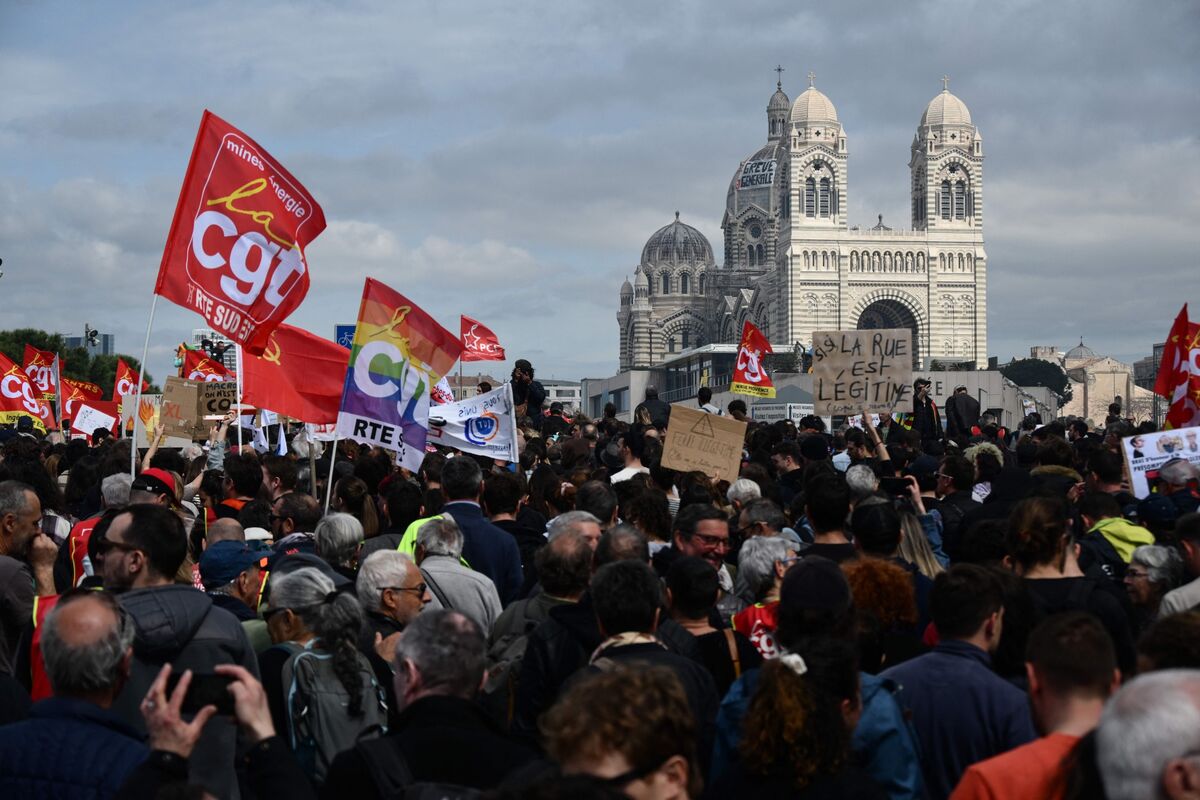 French Ruling Shoots Down Pension Referendum in Blow for Unions