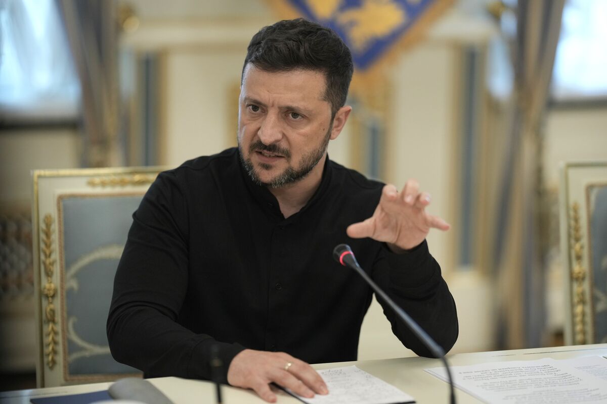 Putin Rejects Zelenskyy Meeting Amid Ongoing Ukraine Conflict