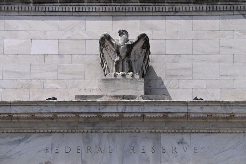 Trump Pushes Powell On Interest Rates During Tour Of Fed