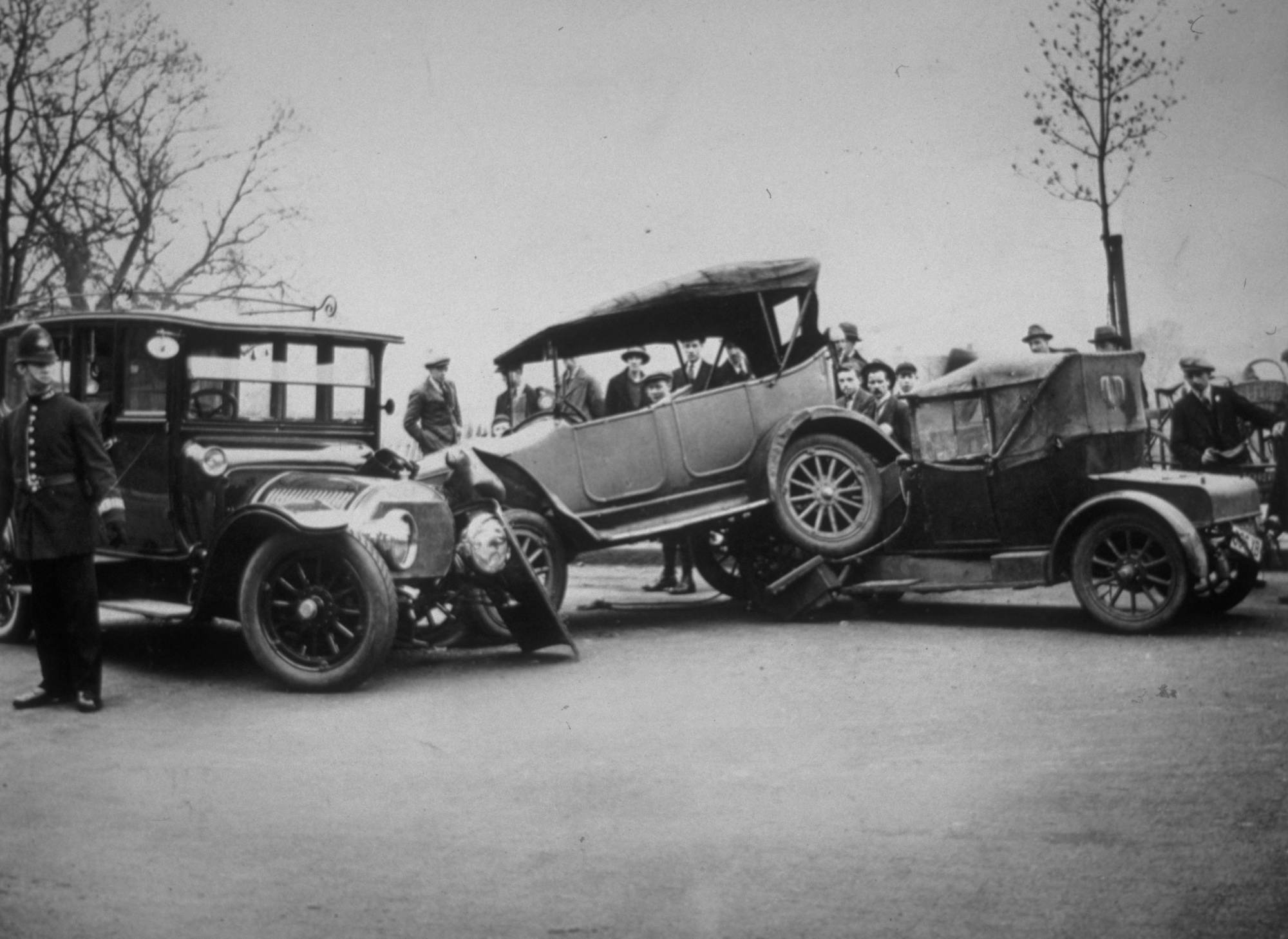 Crashed car display used to encourage safer vehicle choices