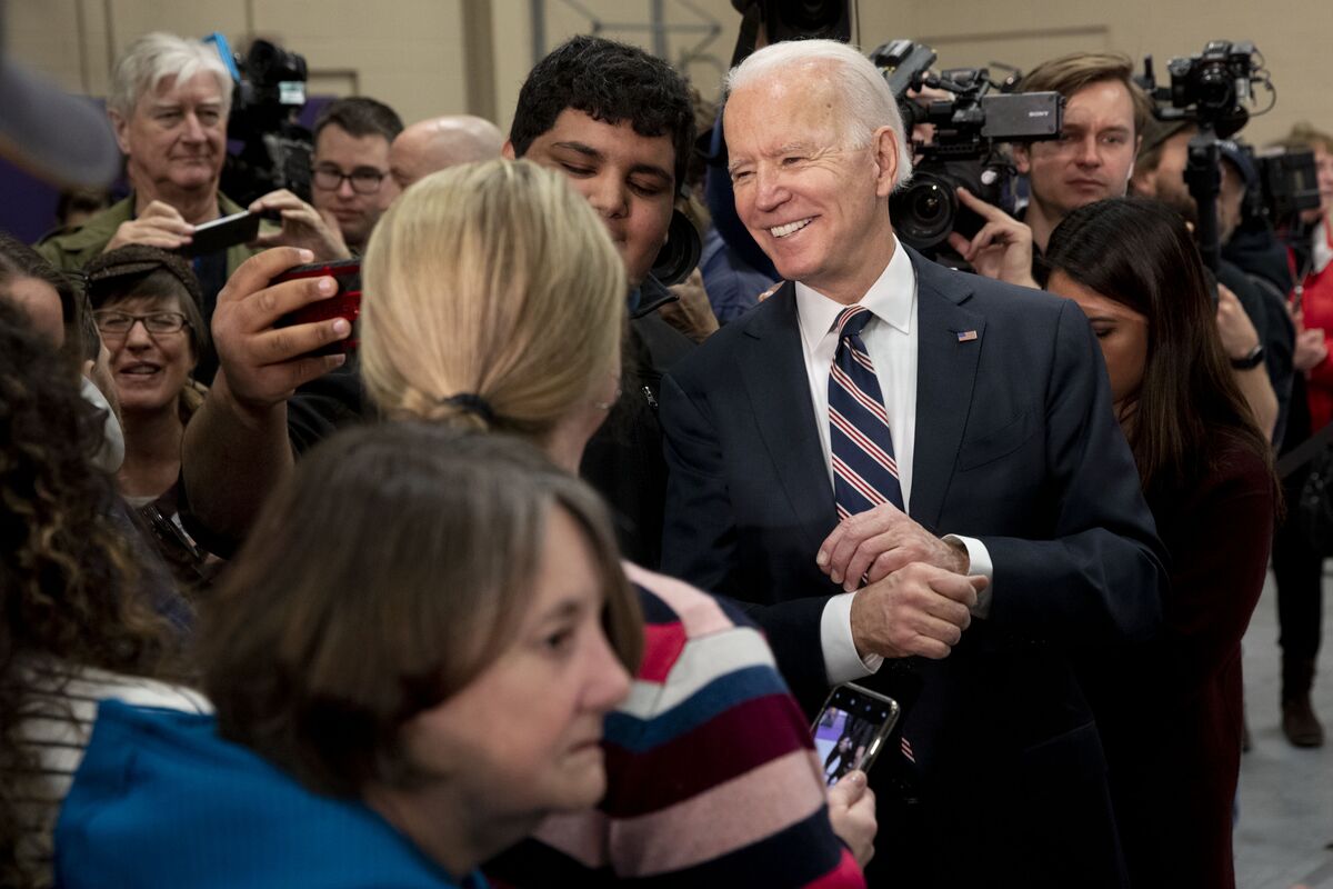 Biden Leads Democratic Field Ahead of Sanders, Poll Shows - Bloomberg