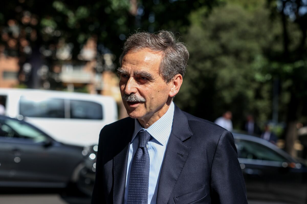 Paschi CEO Challenged Over M&A Handling by Some Board Members