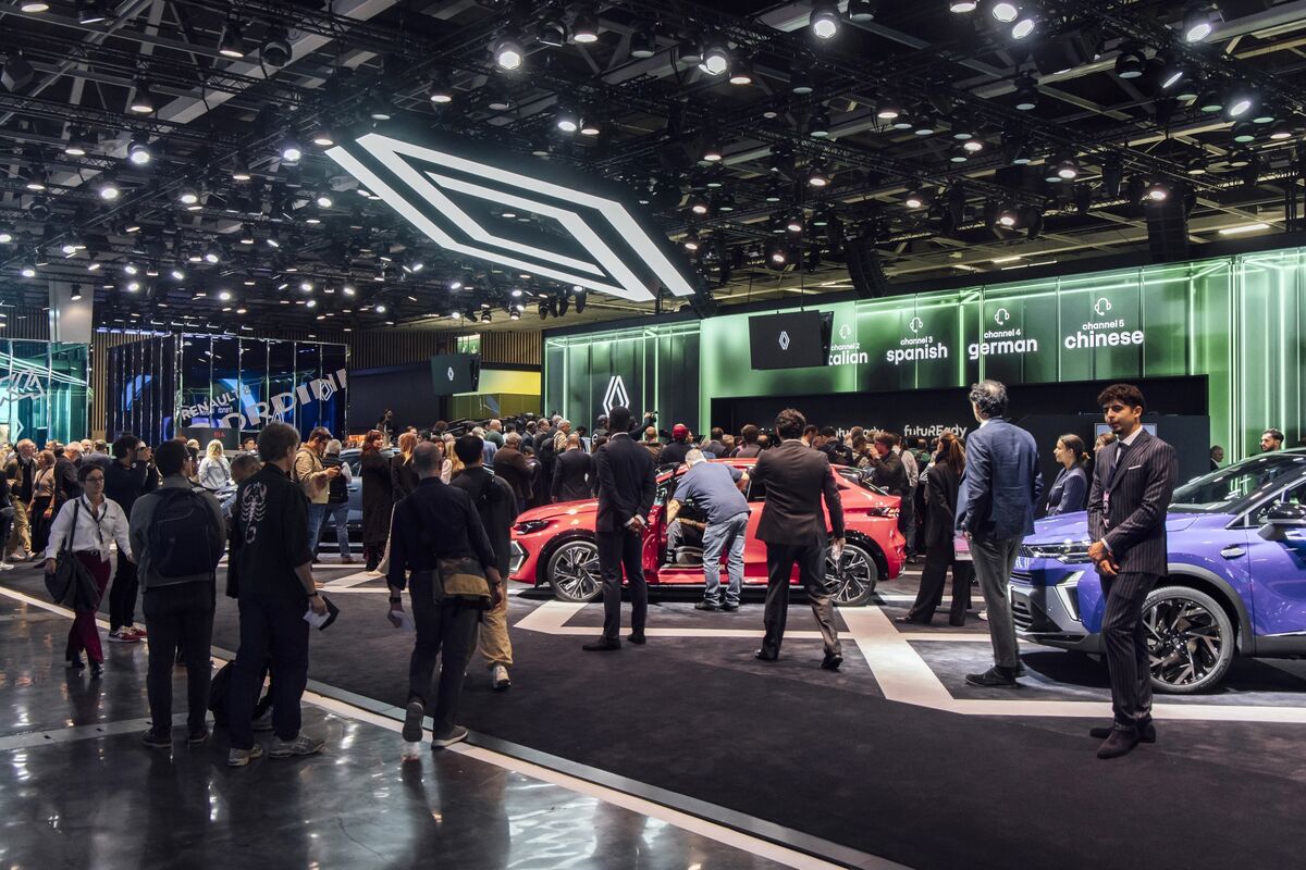 Macron Sees Imminent Agreement With Berlin to Shield EU Autos