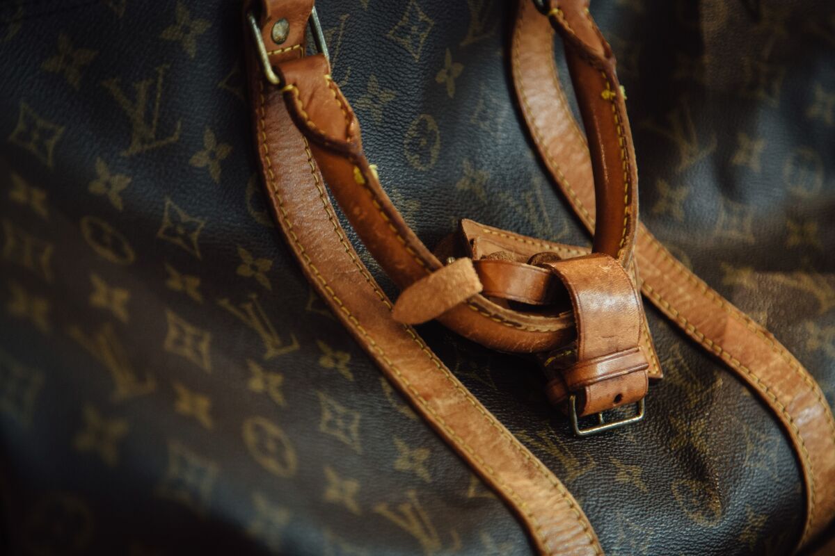 Louis Vuitton Owner Falls Short of Some Investors' High Hopes - Bloomberg