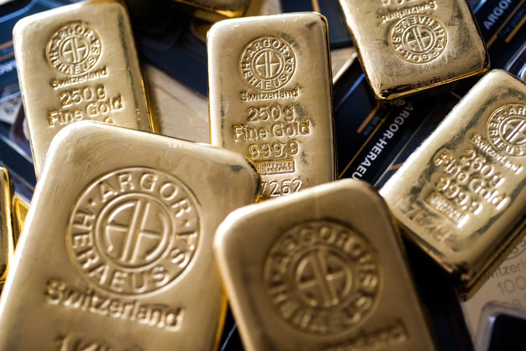 Swiss Gold Bars Inside Solar Capital Gold Zrt. As Gold Climbs To One-Year High