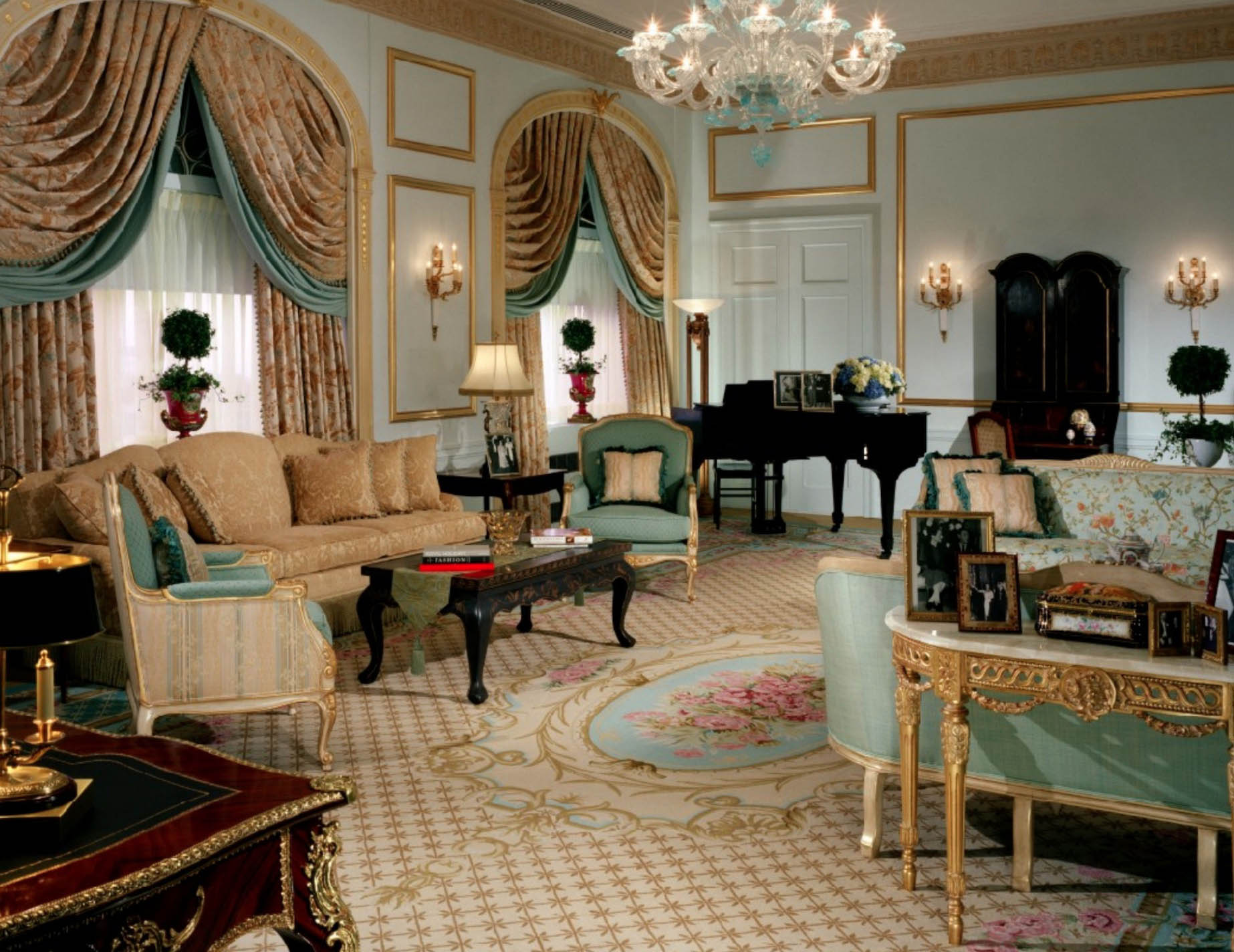 The Royal Suite at the Waldorf Astoria