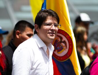 relates to Colombia Candidate Fighting for Life After Assassination Bid