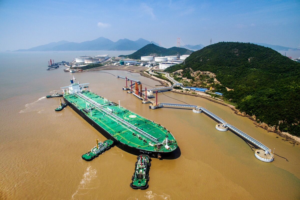China Dominates in Oil Tanker Market as Refiners Prepare for IMO