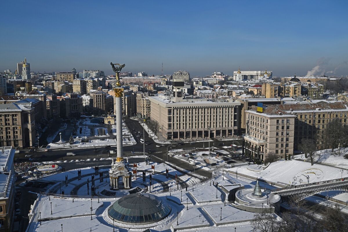 Ukraine Wins S&P Upgrade After Restructuring Growth-Linked Debt - Bloomberg
