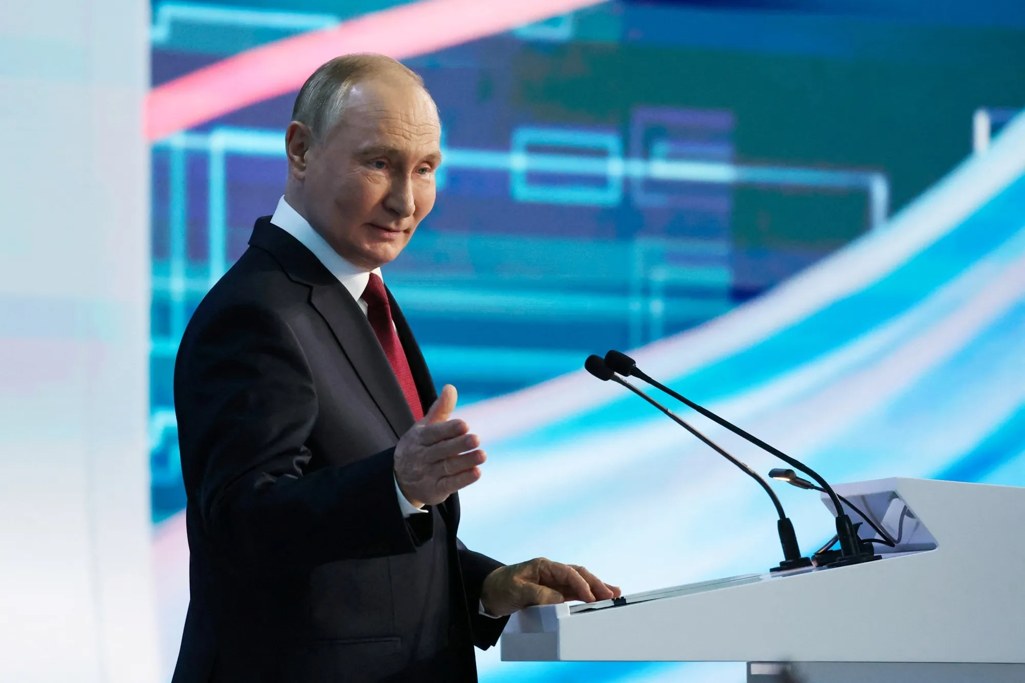 Putin's Nuclear Threat: Don't Panic Over Russia's New Doctrine - Bloomberg