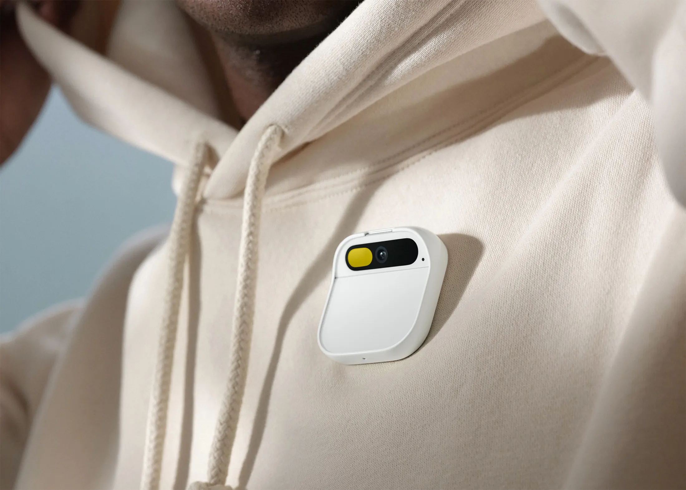 The Humane Ai Pin can magnetically clip onto clothing.