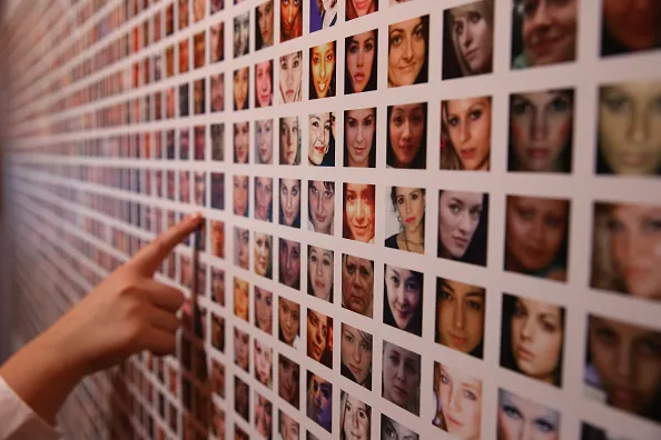 A face in the crowd.
