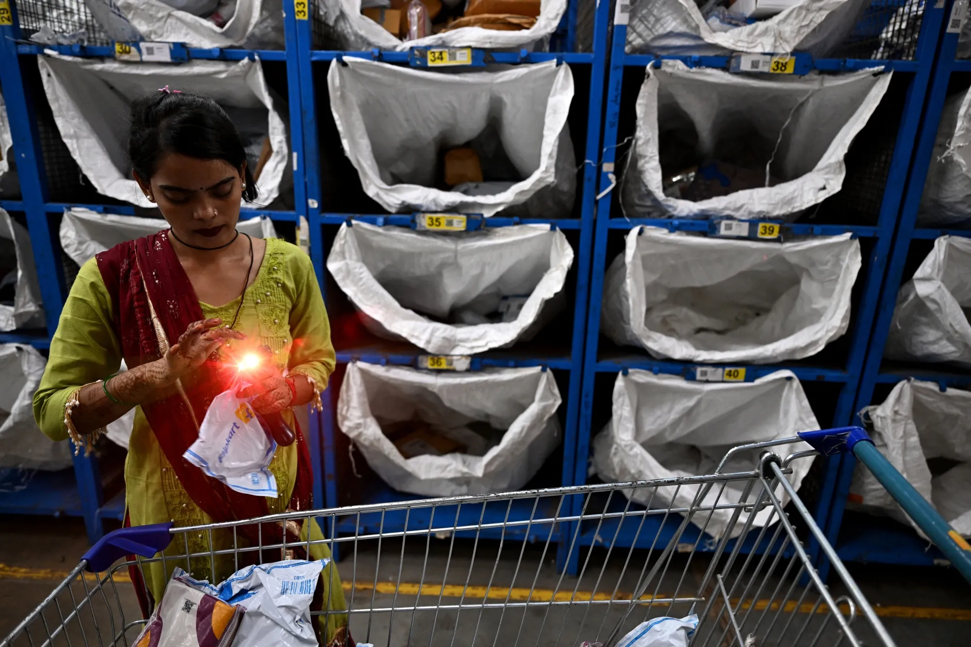 Millions of Indian consumers are being fleeced online.
Photo: Sajjad Hussain/AFP/Getty Images