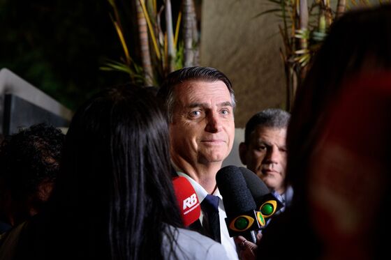 Brazil Hedge-Fund Icon Sees Bolsonaro as Favorite to Win Vote