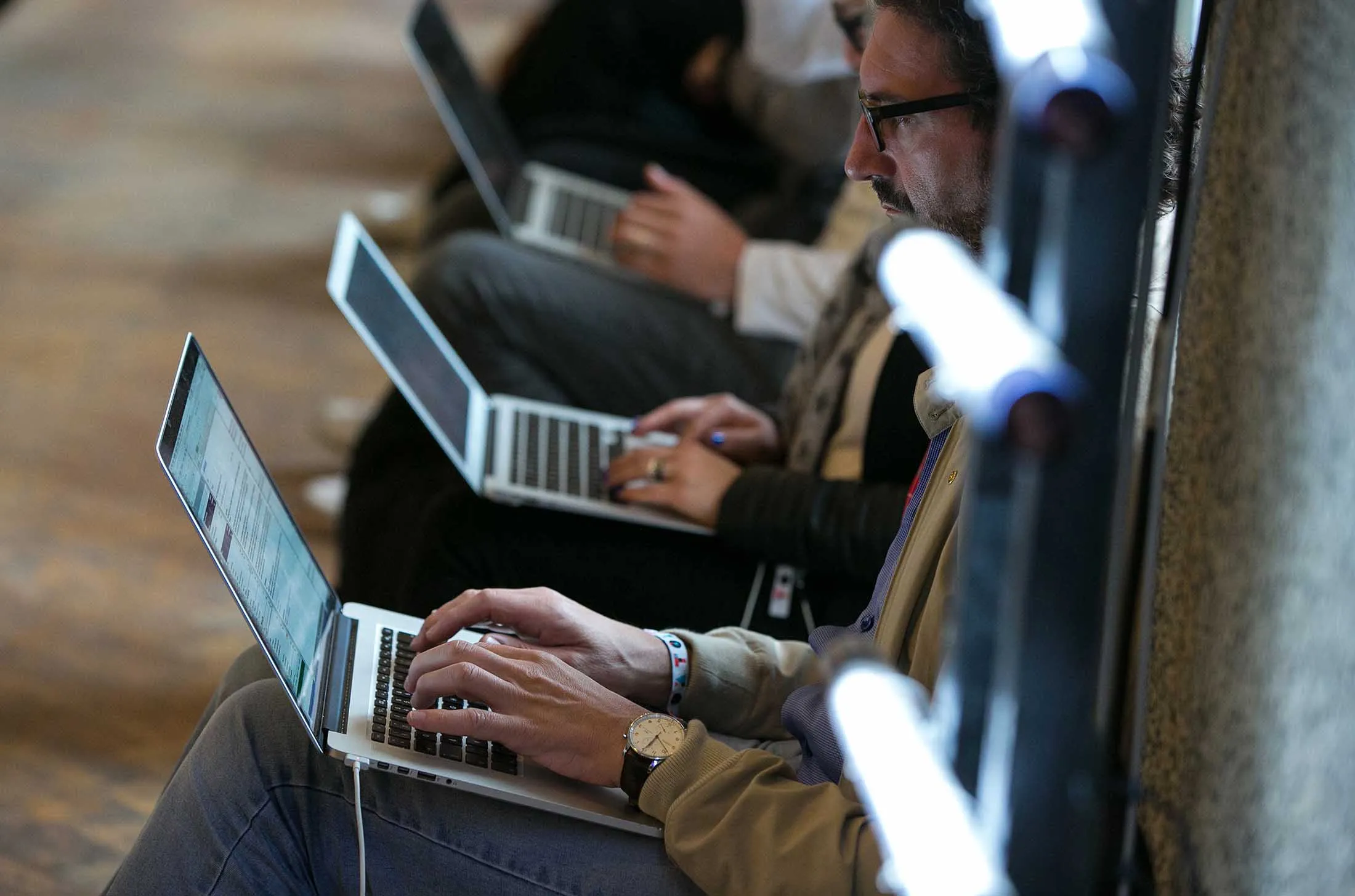 1498709048_Computer Laptop users